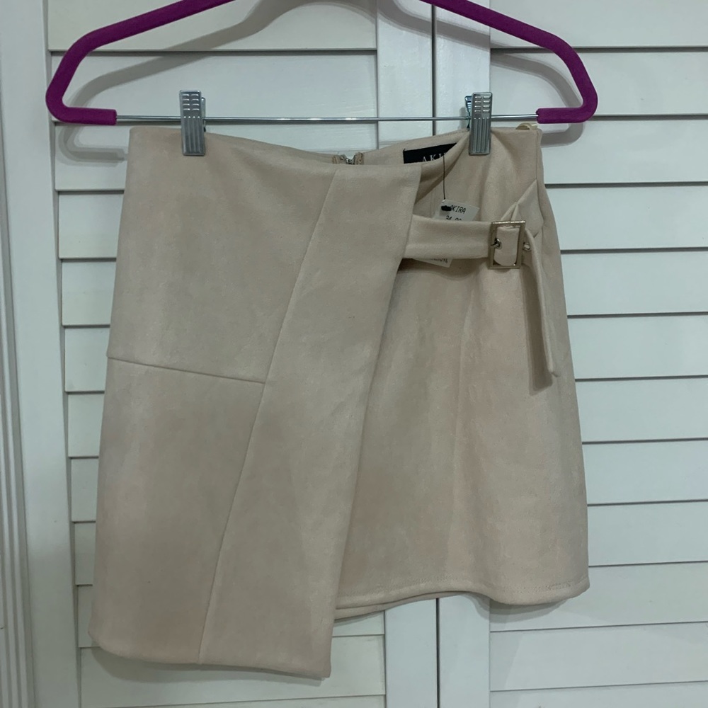 AKIRA Velvet Cream mini skirt